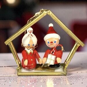 VTG INARCO Christmas Ornament Mr & Mrs Claus Glass Diorama House Taiwan R.O.C